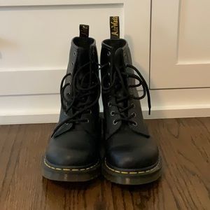 Doc Martens 1460 Boots Sz 9 - LIKE NEW